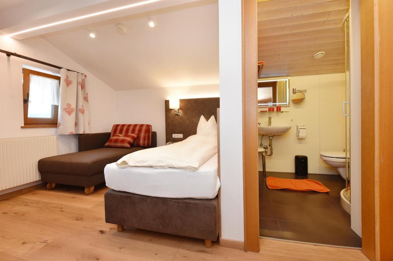 Gasthaus & Pension Alphorn Lech am Arlberg Zewnętrze zdjęcie