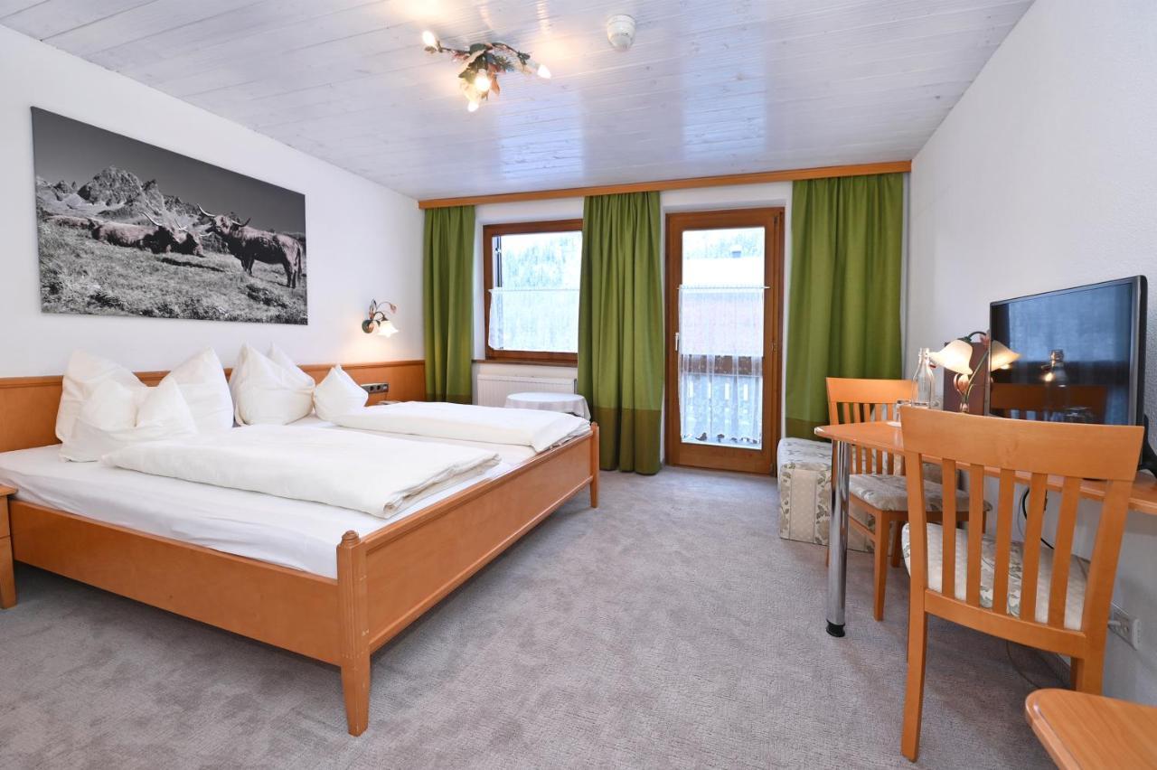Gasthaus & Pension Alphorn Lech am Arlberg Zewnętrze zdjęcie