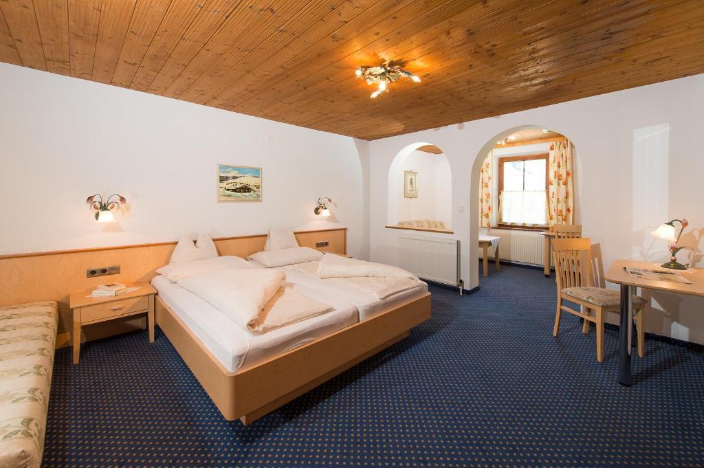 Gasthaus & Pension Alphorn Lech am Arlberg Pokój zdjęcie